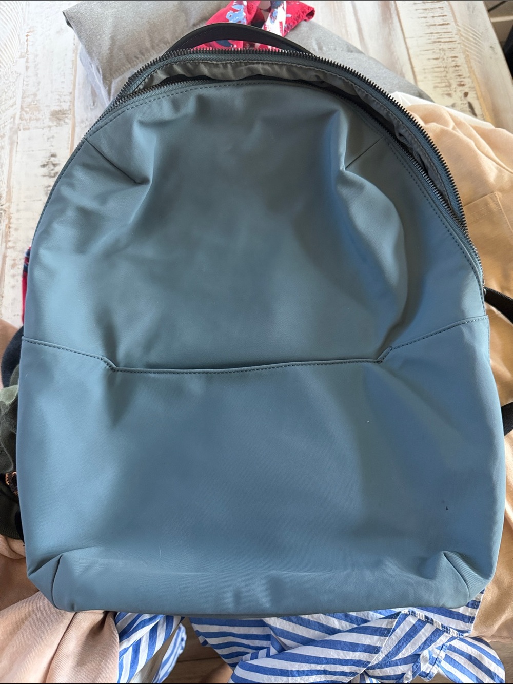 Brand-Away Men's Minimalist coastal Blue travel Backpack